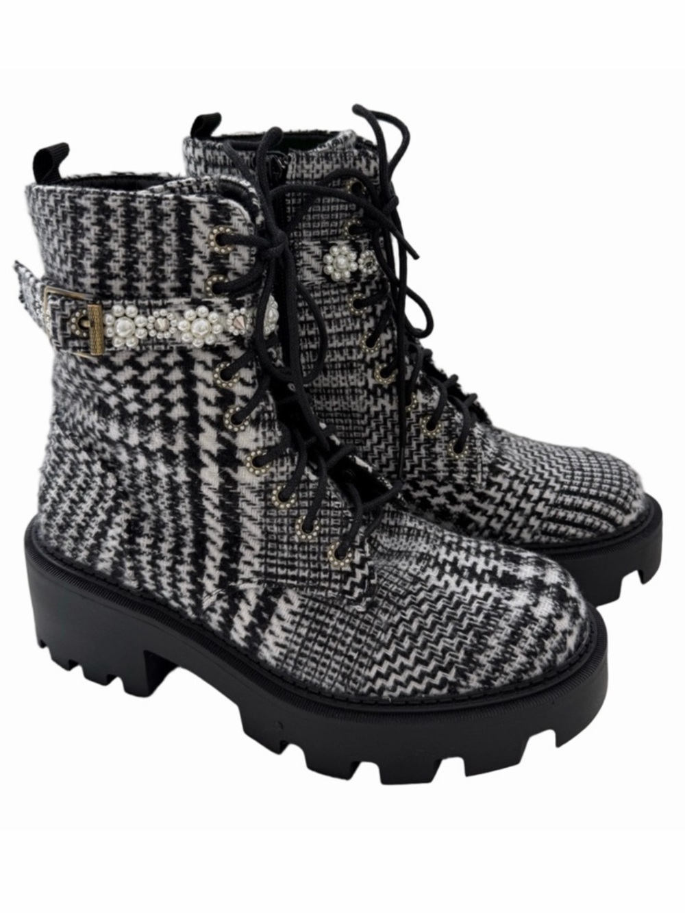 Betsey Johnson Heather Sz 8.5 Black/White Tweed Plaid Combat Moto Boots NWOT